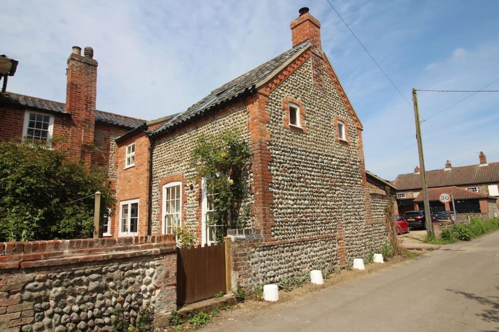 The Old Dairy In Rural Sea Side Location Norwich Exterior photo